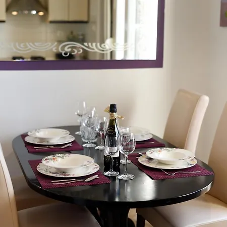 Urban Holiday Apartment Daire Zadar