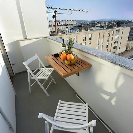 Daire Urban Holiday Apartment