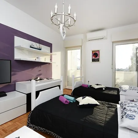 Daire Urban Holiday Apartment *